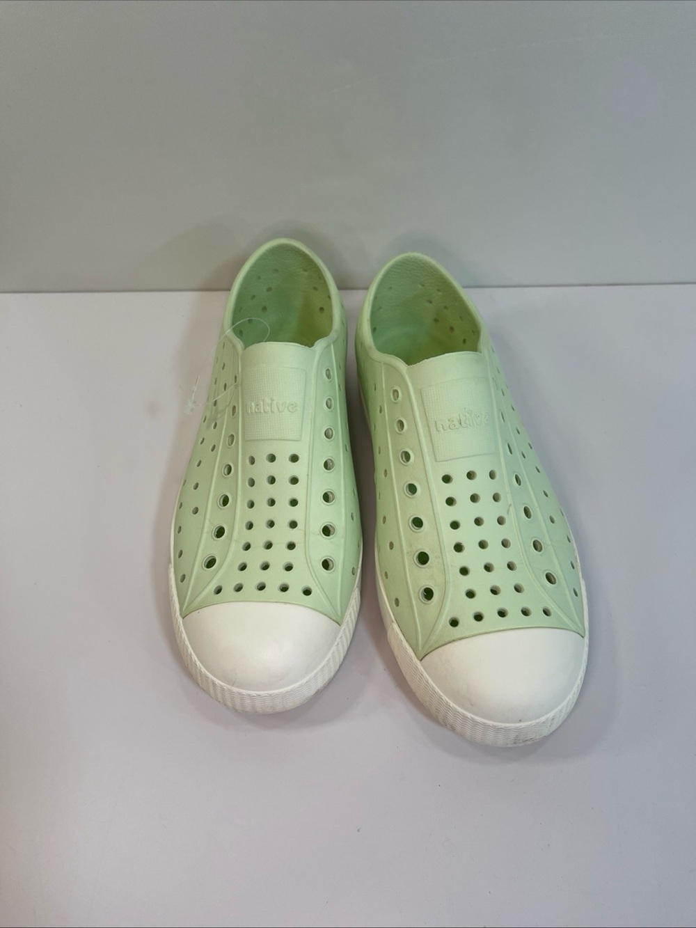 Native Girls Jefferson Slip On Water Shoes Size J2 Light Green Play Watershoe